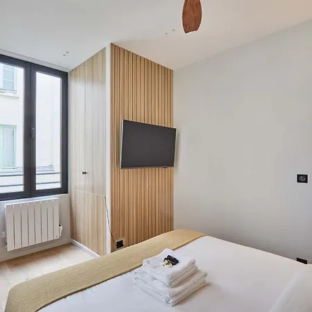 Appartement In The Heart Of - Marais Parijs